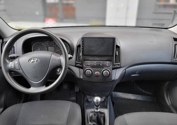 Hyundai I30 cena 18500 przebieg: 259704, rok produkcji 2007 z Warszawa małe 92